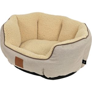 Kattenmand met zachte teddy binnenkant van faux-sherpa met verhoogde randen ter steun voor het huisdier. Grijze buitenkant afgelijnd met bruine rand. gedecoreerd met leren embleem. Zwarte anti-slip bodem. Afmeting van 50 centimeter voor zowel katten als kleine honden.